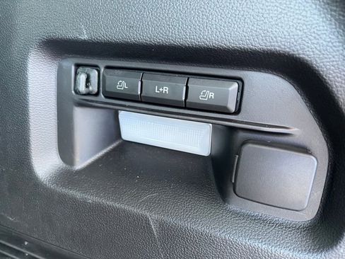 Used 2022 Ford Explorer Limited w/ Equipment Group 301A image 33