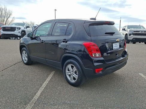 Used 2022 Chevrolet Trax LS w/ Tint and Cruise Package image 8
