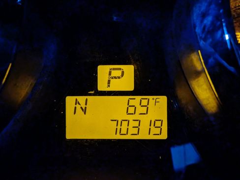 Used 2008 Saturn Vue XR w/ Premium Trim Package FWD image 2
