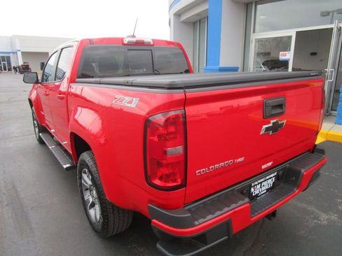 Used 2018 Chevrolet Colorado Z71 AWD/4WD image 3