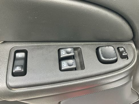 Used 2006 Chevrolet Silverado 2500 LT AWD/4WD image 12