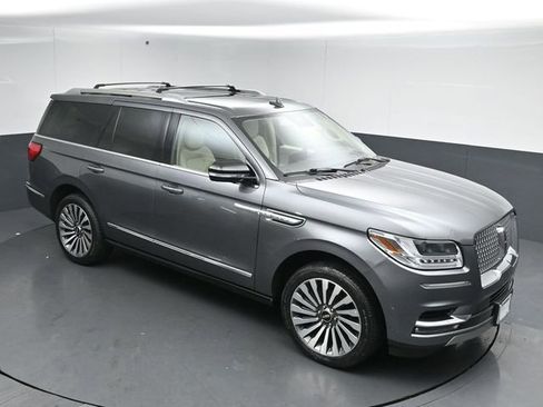 Certified 2021 Lincoln Navigator Reserve w/ Luxury Package AWD/4WD image 47