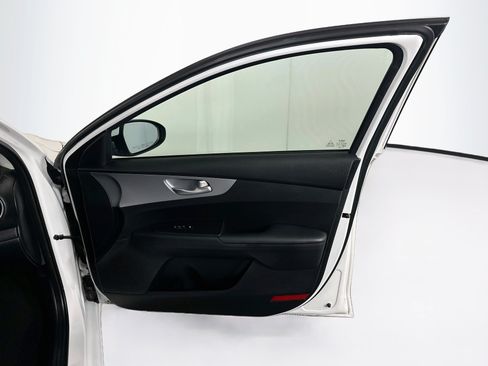Used 2024 Kia Forte LXS FWD image 29