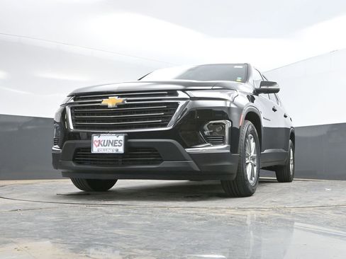 Used 2023 Chevrolet Traverse LT AWD/4WD image 34