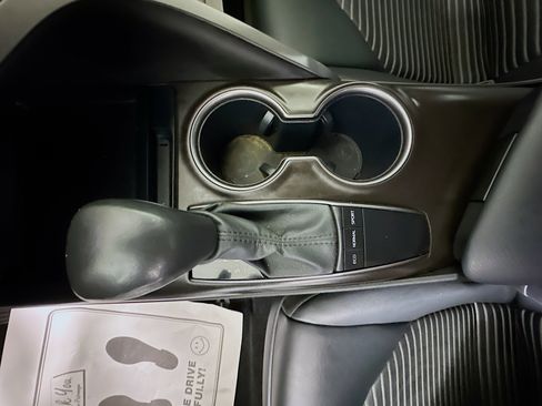 Used 2023 Toyota Camry SE image 21