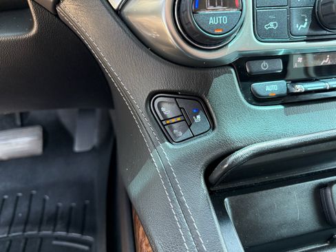 Used 2019 Chevrolet Tahoe Premier AWD/4WD image 25