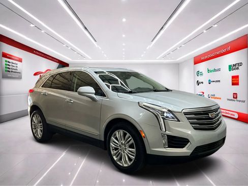 Used 2019 Cadillac XT5 Premium Luxury AWD/4WD image 2