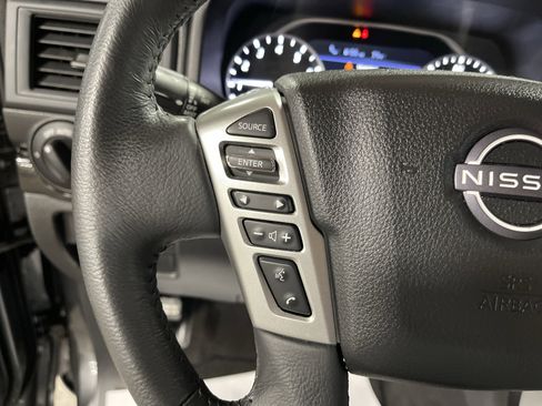 Used 2024 Nissan Titan SV w/ SV Convenience Package image 19