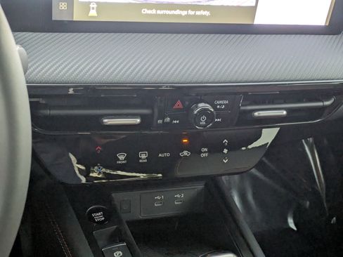 New 2026 Nissan Kicks SR image 18