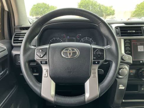 Used 2022 Toyota 4Runner SR5 AWD/4WD image 20