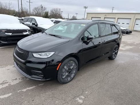 New 2026 Chrysler Pacifica Select image 13