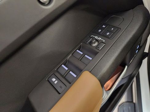 New 2026 Land Rover Defender 110 V8 AWD/4WD image 22