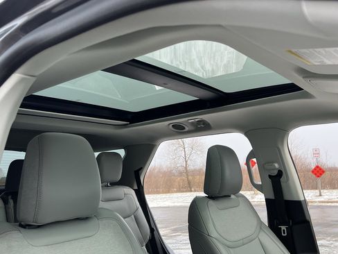 Used 2025 Ford Explorer Active w/ Active Comfort Package image 30