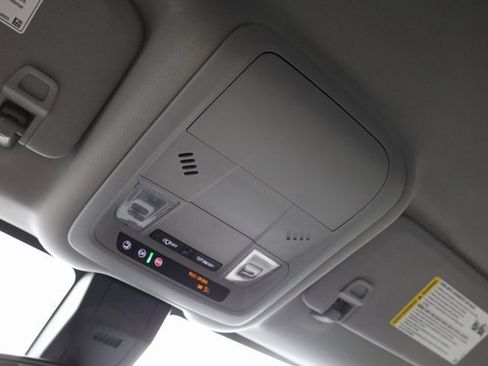 Used 2024 Chevrolet Equinox LS w/ LS Convenience Package image 23