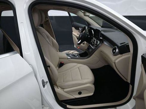 Used 2019 Mercedes-Benz GLC 300 4MATIC image 36