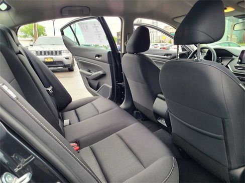 Used 2022 Nissan Altima 2.5 SV image 19