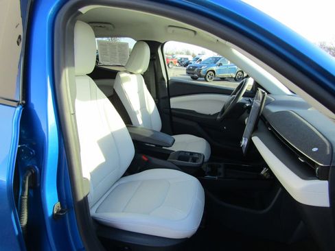 Used 2025 Ford Mustang Mach-E Premium image 34