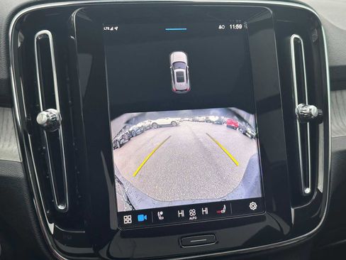 Used 2025 Volvo XC40 B5 Core w/ Protection Package Premier image 25