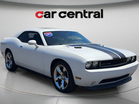 Used 2013 Dodge Challenger R/T RWD image 7