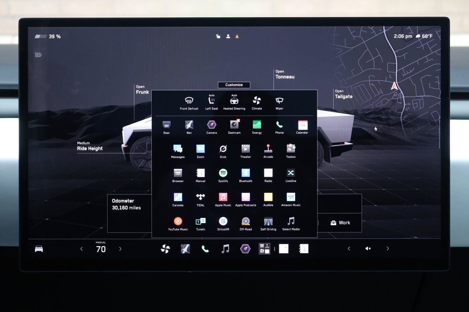 Used 2024 Tesla Cybertruck AWD Crew Cab image 39