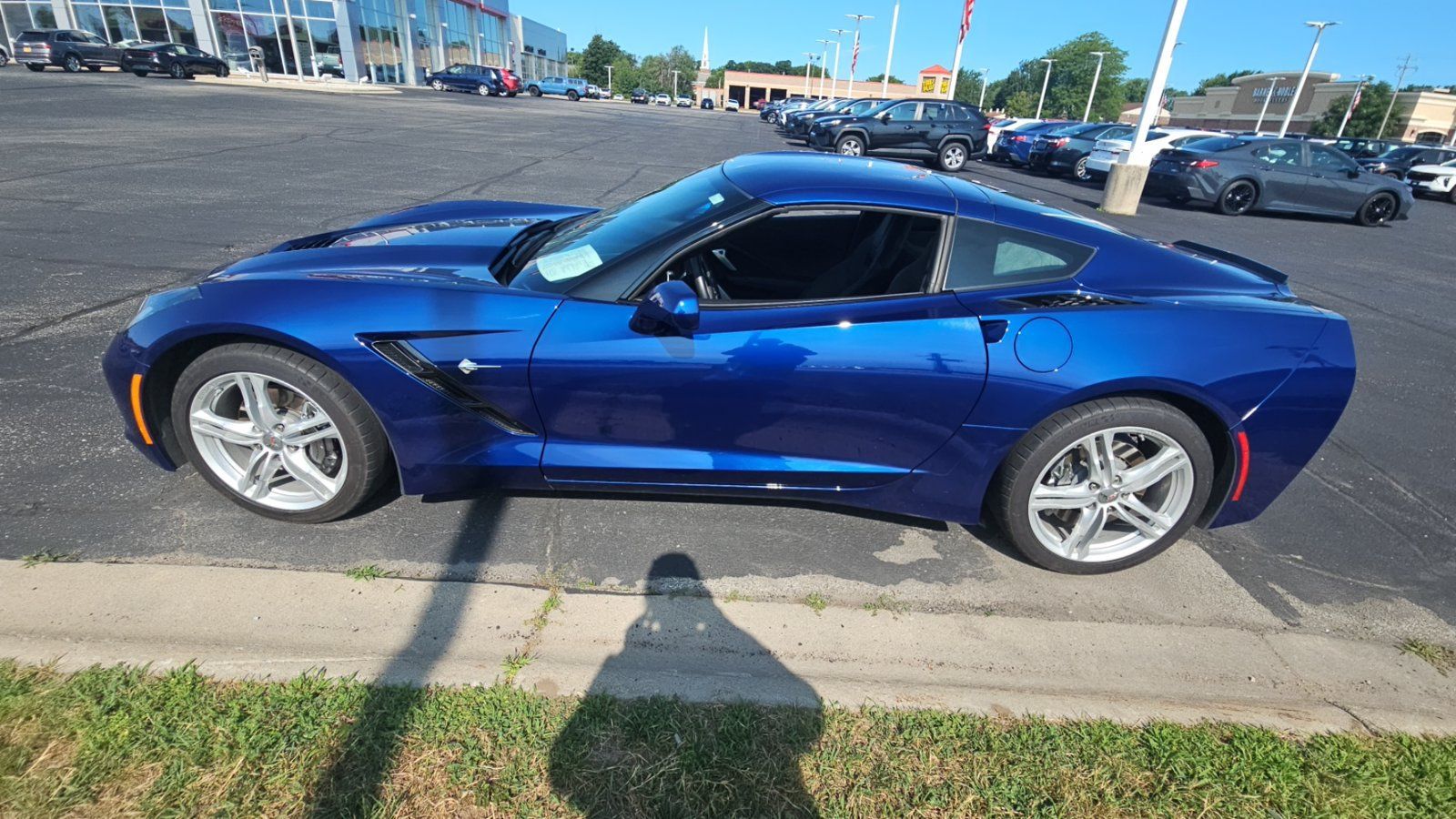 Used 2017 Chevrolet Corvette Stingray Coupe w/ 1LT RWD image 6