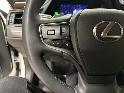 Used 2023 Lexus ES 300h w/ Premium Package image 19