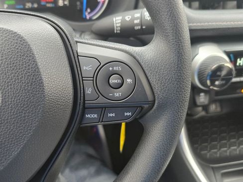 Used 2025 Toyota RAV4 LE image 17