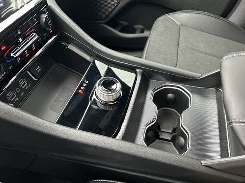 New 2025 Jeep Grand Cherokee Altitude image 24