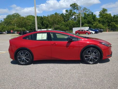 Used 2024 Toyota Prius XLE image 3