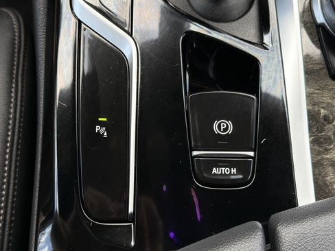 Used 2023 BMW 530i w/ Convenience Package RWD image 10