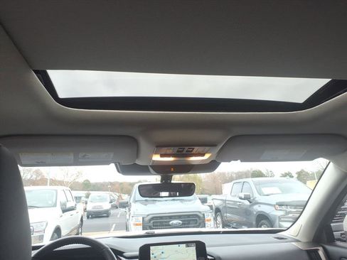 Used 2024 Nissan Pathfinder Platinum w/ Cargo Package image 11