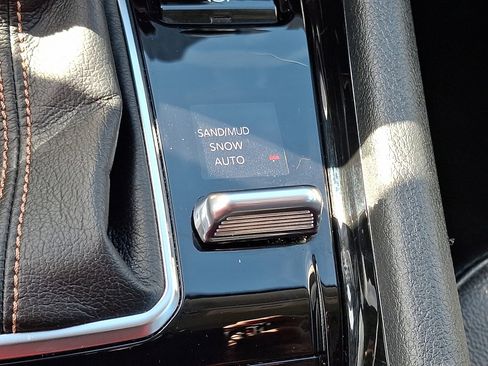 Certified 2022 Jeep Compass Limited image 31