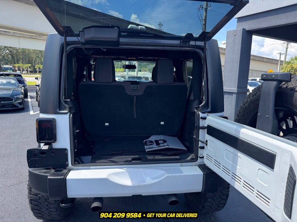 Used 2016 Jeep Wrangler Sahara w/ Connectivity Group AWD/4WD image 27