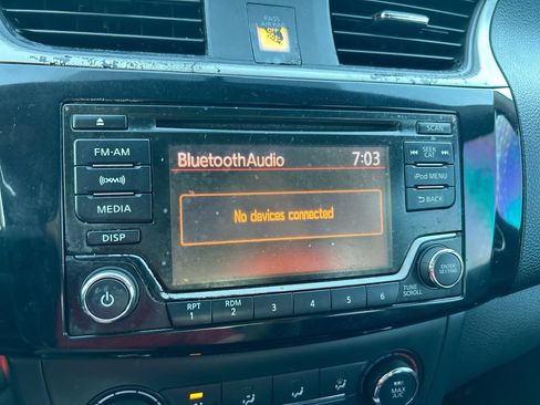Used 2017 Nissan Sentra SV FWD image 15