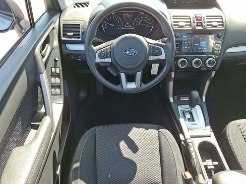 Used 2018 Subaru Forester 2.5i Premium image 12