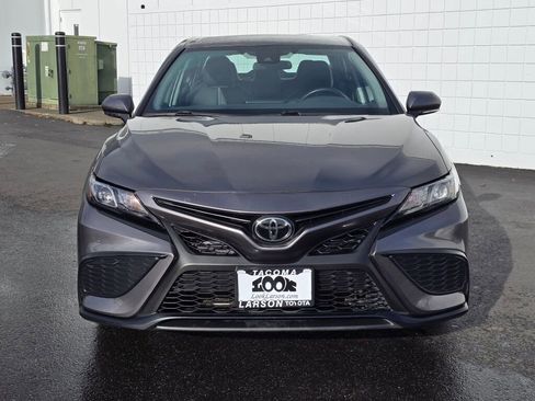 Used 2024 Toyota Camry SE image 7