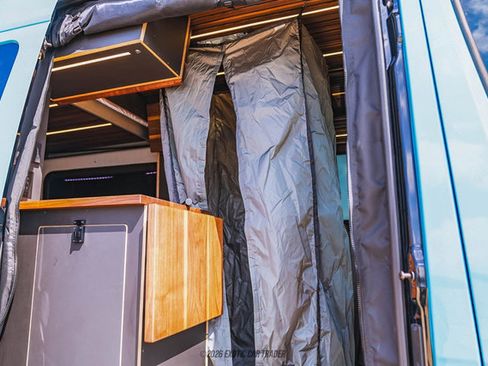 Used 2024 Mercedes-Benz Sprinter 2500 image 40