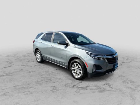 Used 2024 Chevrolet Equinox LT AWD/4WD image 2