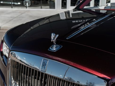 Used 2016 Rolls-Royce Dawn image 23