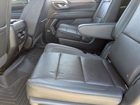 Used 2022 Chevrolet Suburban High Country image 17