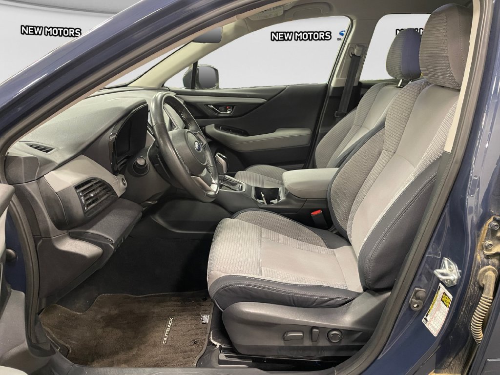 Used 2025 Subaru Outback Premium AWD/4WD image 9