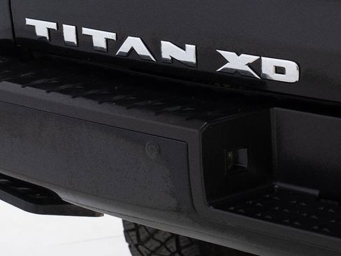 Used 2018 Nissan Titan PRO-4X w/ Pro-4x Convenience Package AWD/4WD image 19