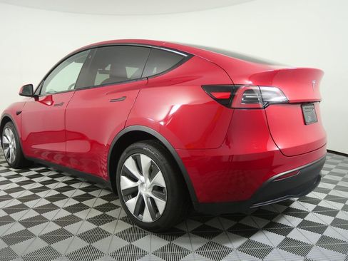 Used 2023 Tesla Model Y Long Range AWD/4WD image 5