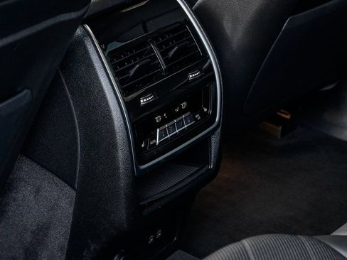 Used 2023 BMW X7 xDrive40i w/ Premium Package image 20