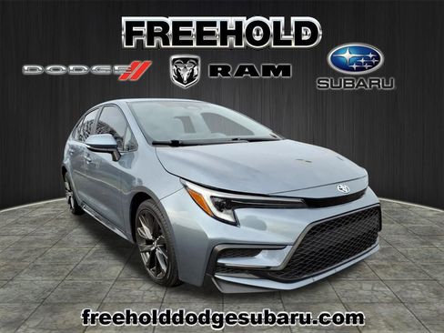 Used 2024 Toyota Corolla SE image 1