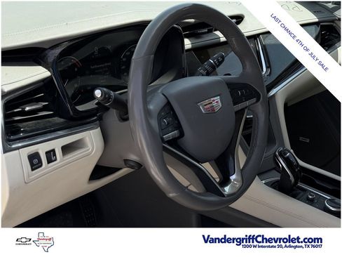 Used 2021 Cadillac XT6 Premium Luxury FWD image 11