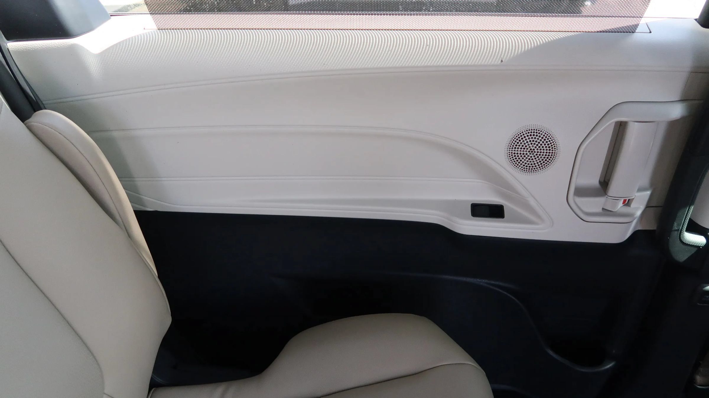 Used 2021 Toyota Sienna XLE FWD image 45
