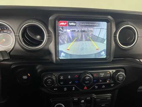 Certified 2022 Jeep Gladiator Overland w/ Popular Equipment Package image 19