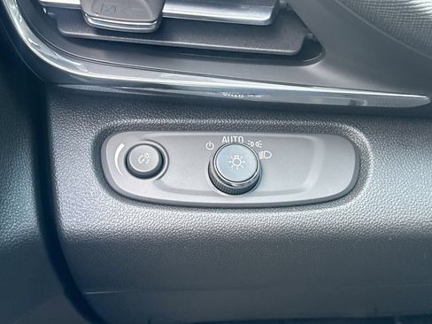 New 2026 Buick Envista Sport Touring FWD image 17