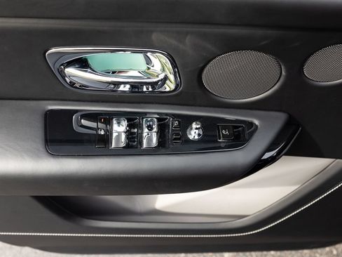 Certified 2021 Rolls-Royce Cullinan AWD/4WD image 21